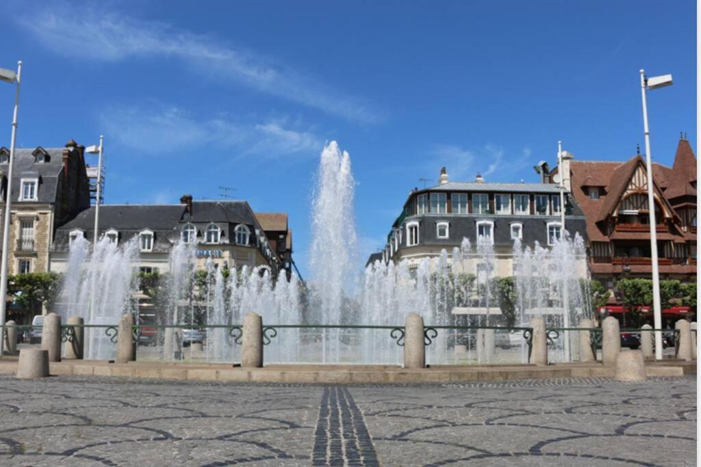 דוביל Appartement, Place Morny. מראה חיצוני תמונה